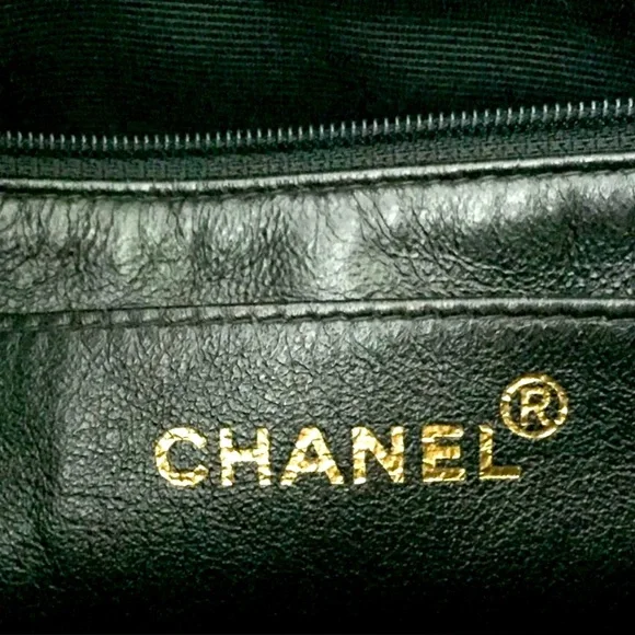 Chanel Black lambskin leather large Quilted Shoulder Bag with 24k Gold ptd Chain - Picture 10 of 16